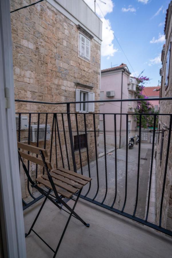 Old Town - Square Apartma *